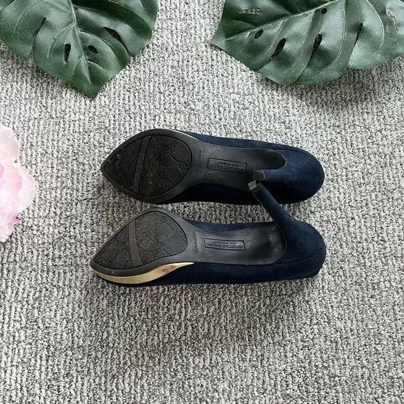 Christian Siriano Navy and Gold Pumps *Size 8 and 1/2* - Picture 6 of 9
